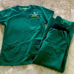 Rasmussen Nursing Green Scrub Set
